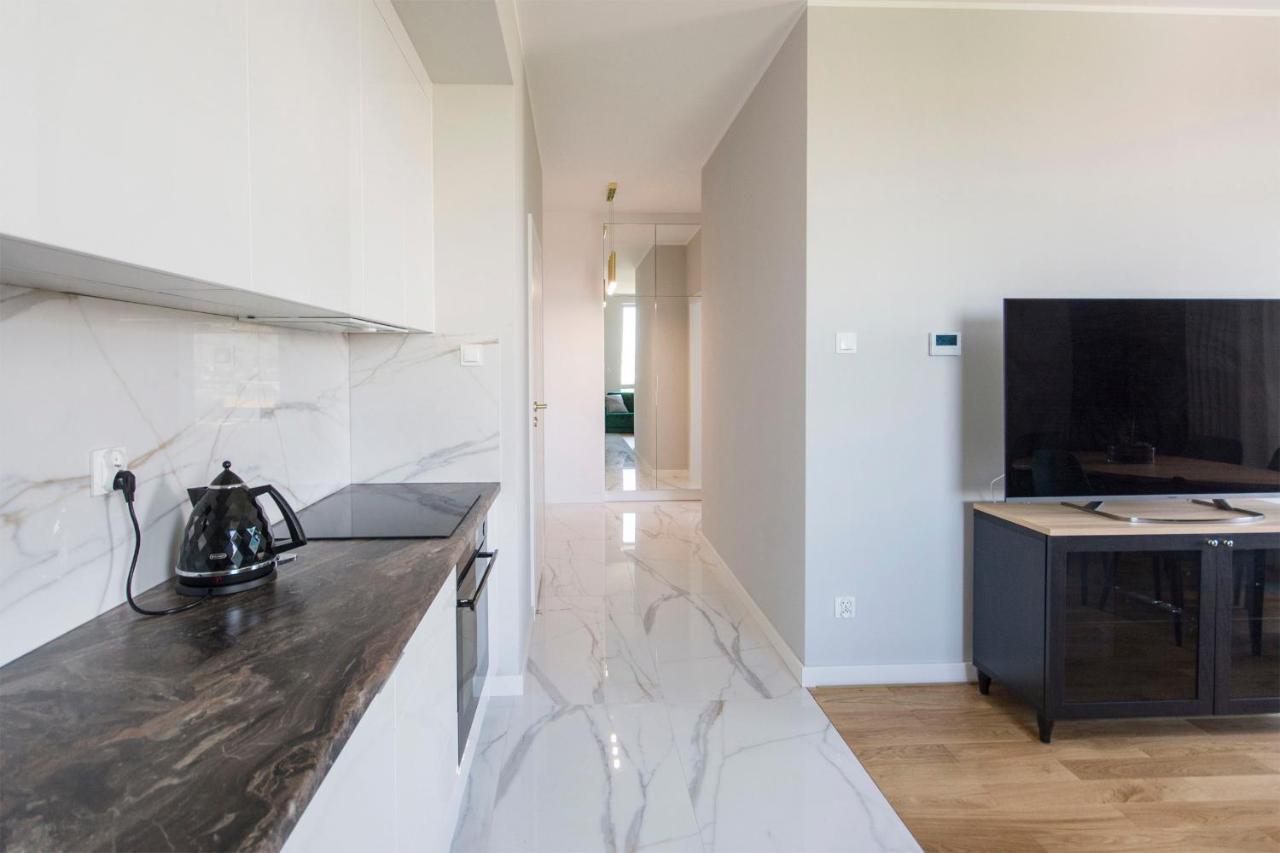 Yacht Park Rentyear Apartment *
